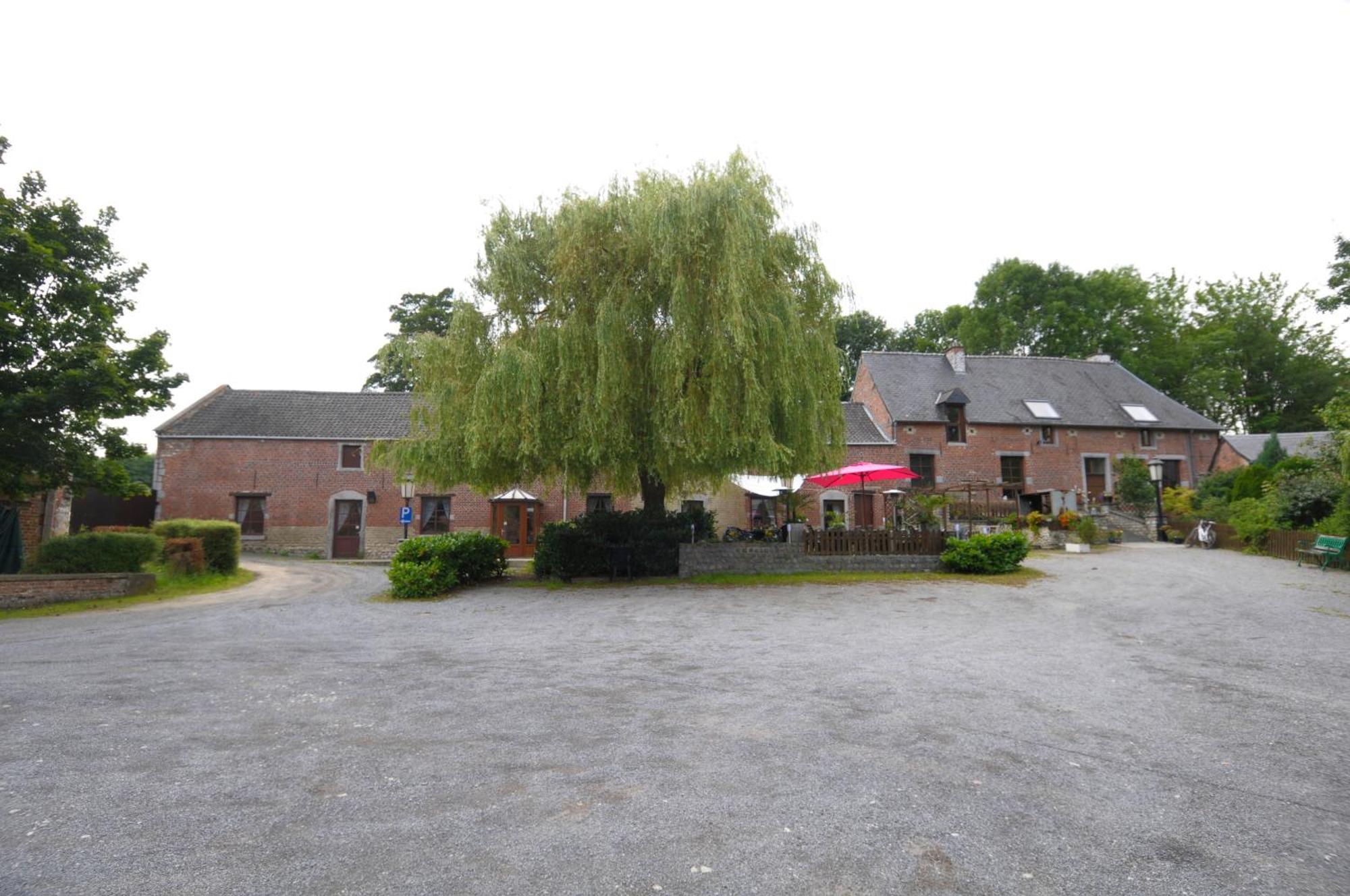 Hotel Restaurant La Ferme De Grambais Nijvel Buitenkant foto