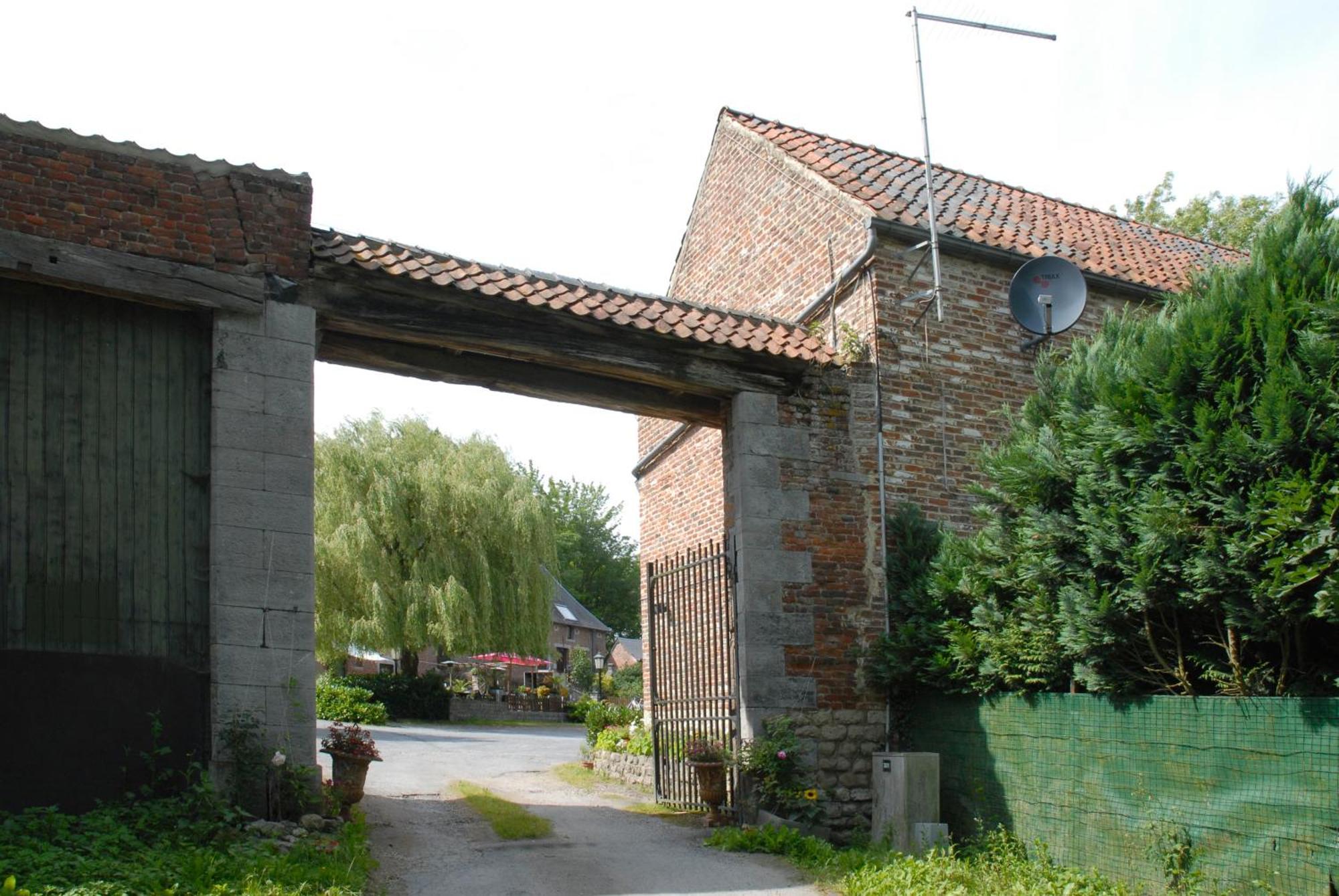 Hotel Restaurant La Ferme De Grambais Nijvel Buitenkant foto
