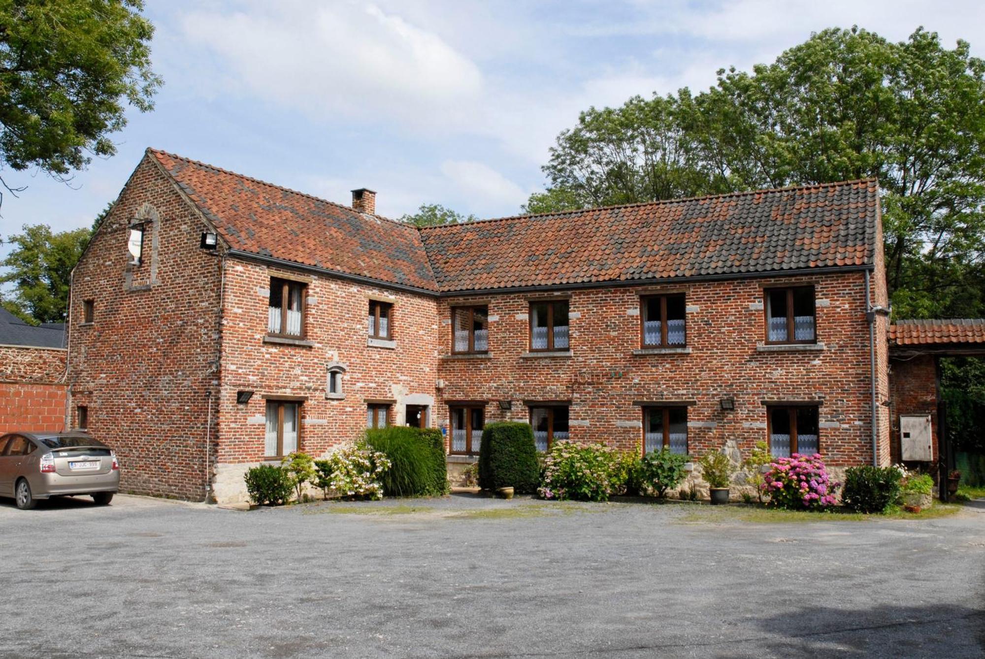 Hotel Restaurant La Ferme De Grambais Nijvel Buitenkant foto