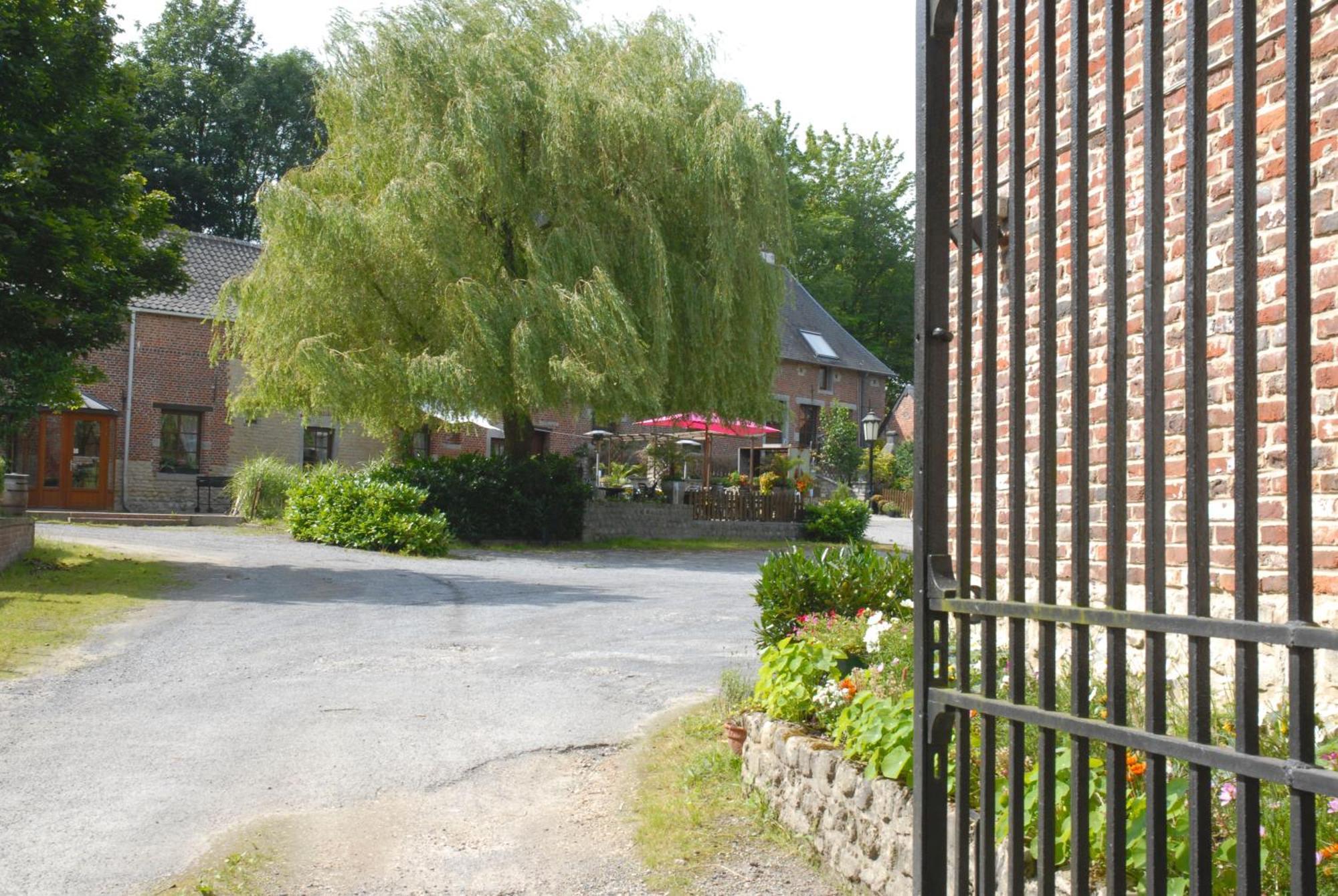 Hotel Restaurant La Ferme De Grambais Nijvel Buitenkant foto